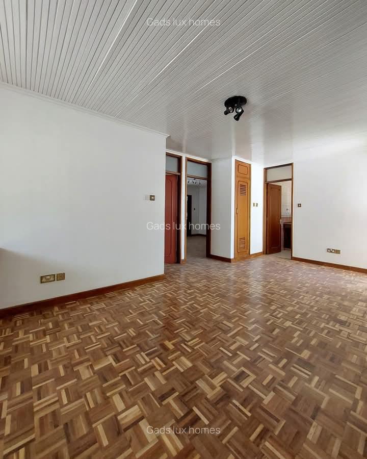 4 Bed Townhouse with En Suite at Westlands - 8