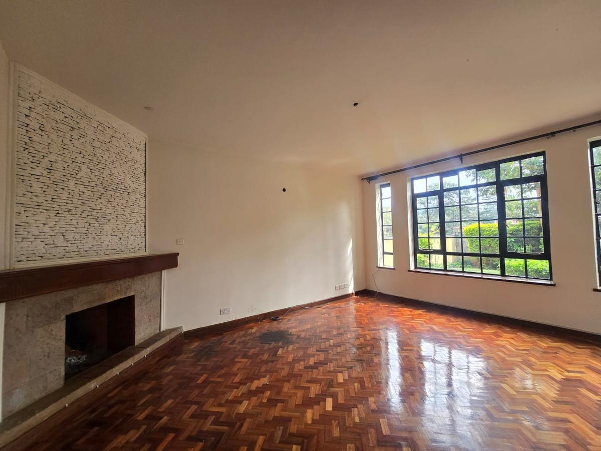 5 Bed Townhouse with En Suite in Lavington - 10