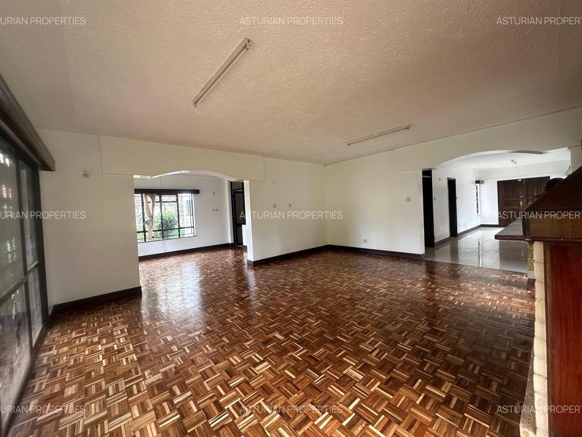 4 Bed Villa with En Suite in Lavington - 3