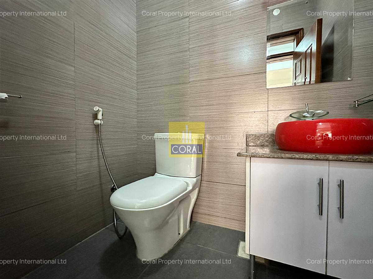 4 Bed Apartment in Parklands - 9