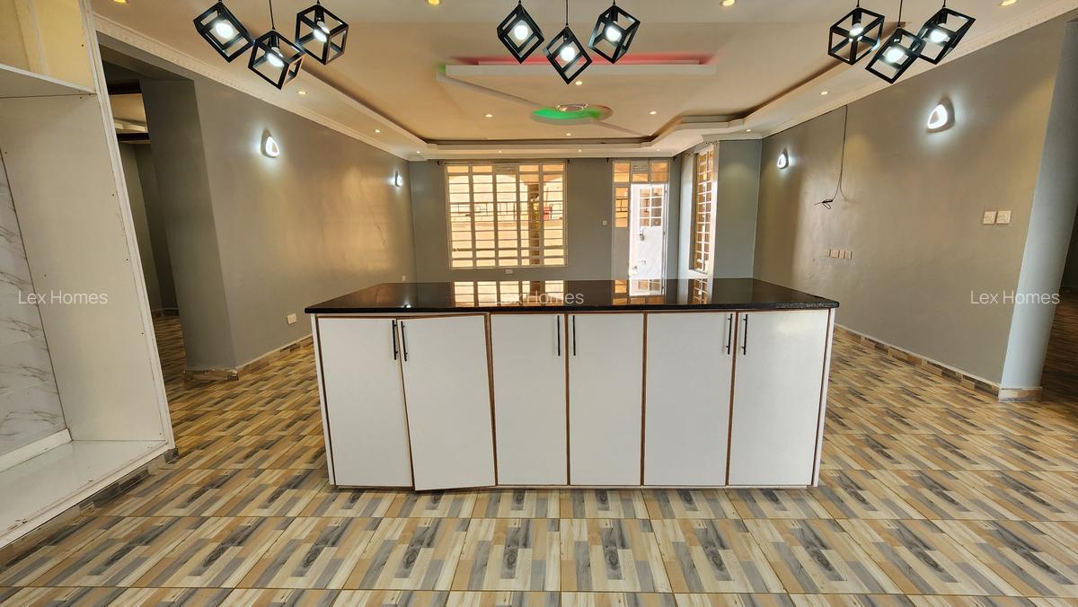 3 Bed House with En Suite at - 2