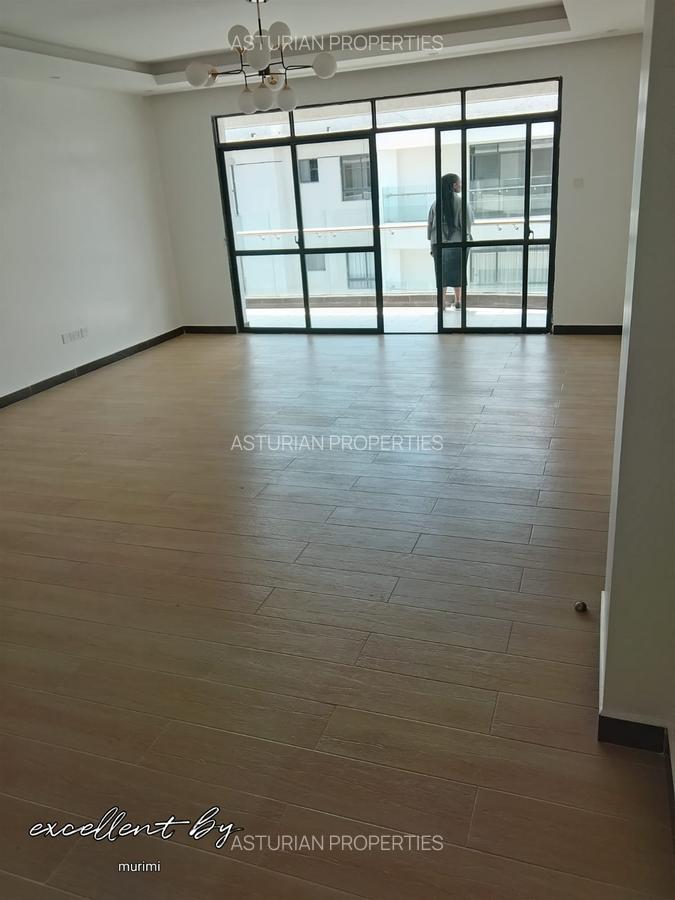 3 Bed Apartment with En Suite in Lavington - 1