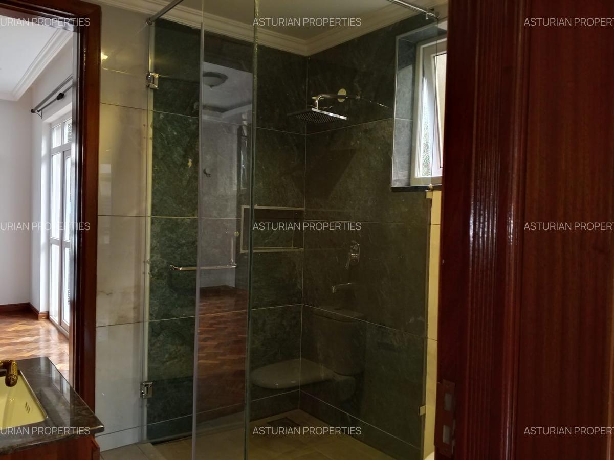 4 Bed Townhouse with En Suite in Lavington - 17