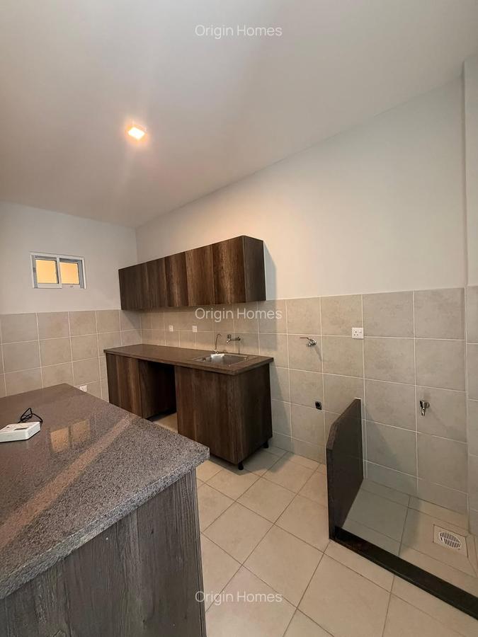 3 Bed Apartment with En Suite at Riverside Drive - 15