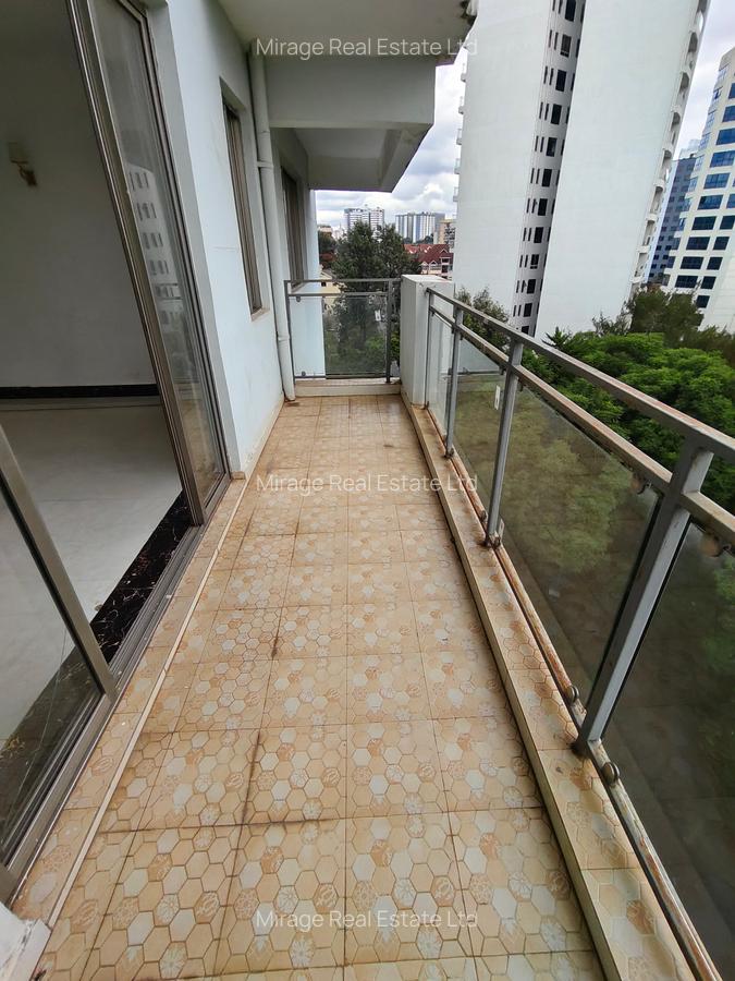 3 Bed Apartment with En Suite in Kileleshwa - 19