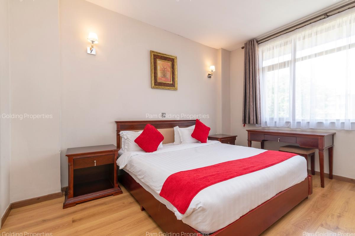Serviced 3 Bed Apartment with En Suite at School Lane - 2