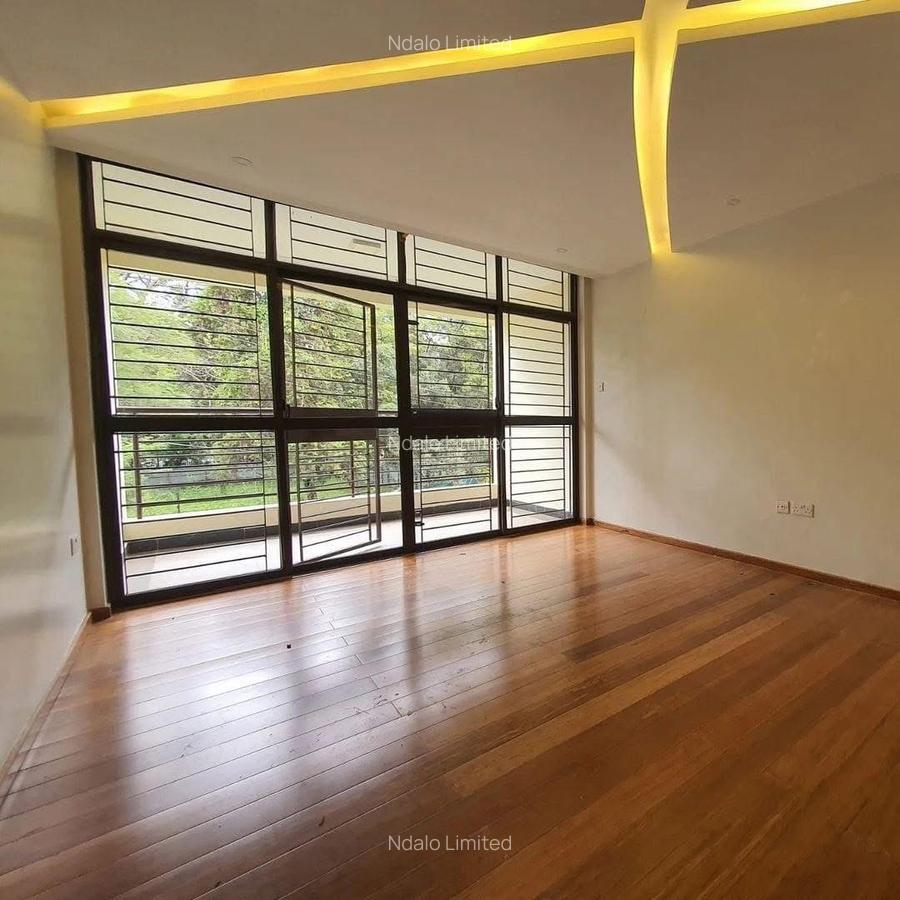 5 Bed Townhouse with En Suite at Lavington - 10