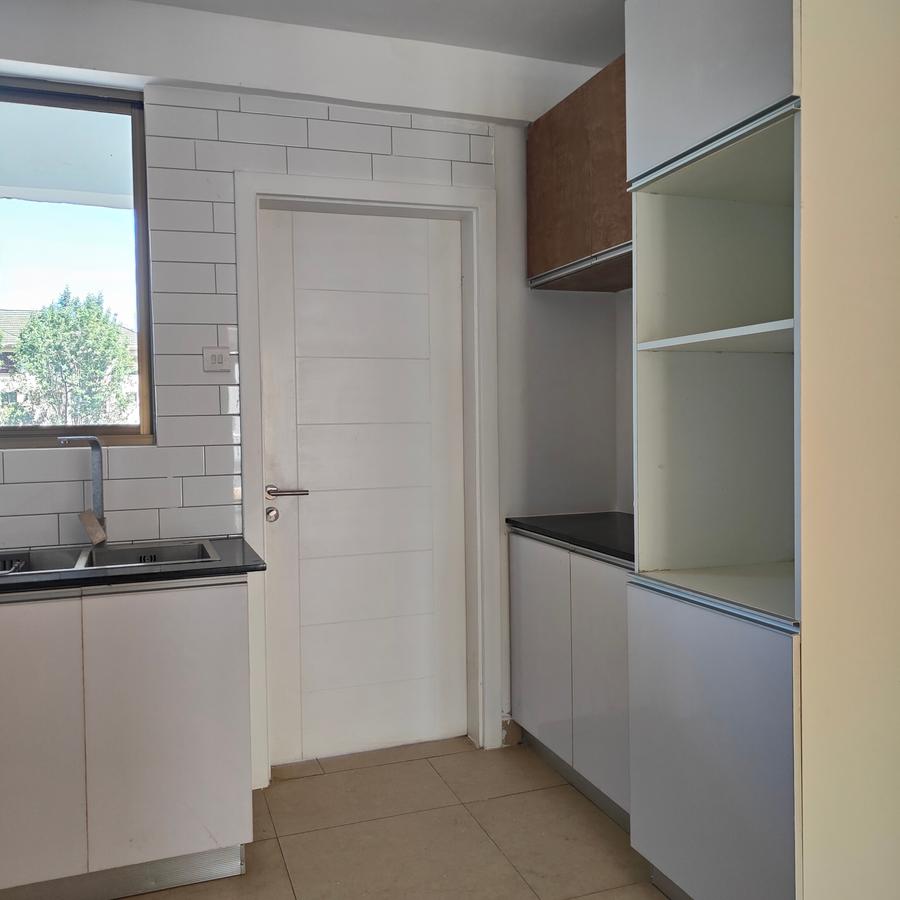 Serviced 3 Bed Apartment with En Suite at Hatheru Road - 16