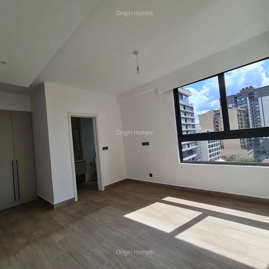 3 Bed Apartment with En Suite at Riverside Drive - 8