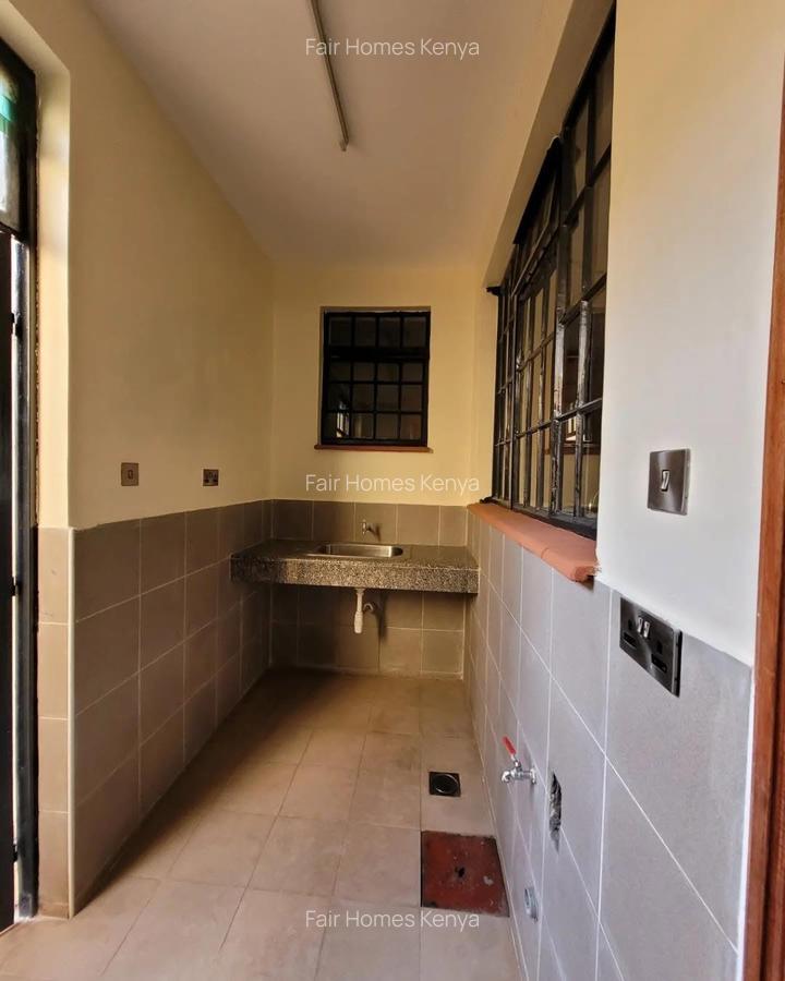 4 Bed Townhouse with En Suite at Chalbi Drive - 10