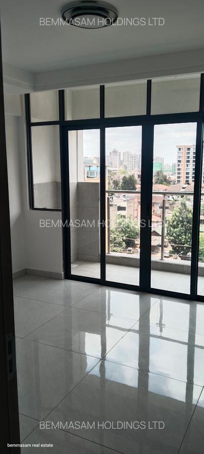 1 Bed Apartment with En Suite at Westlands Road - 4