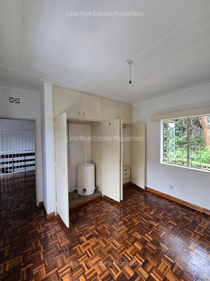 4 Bed Townhouse with En Suite in Lavington - 10