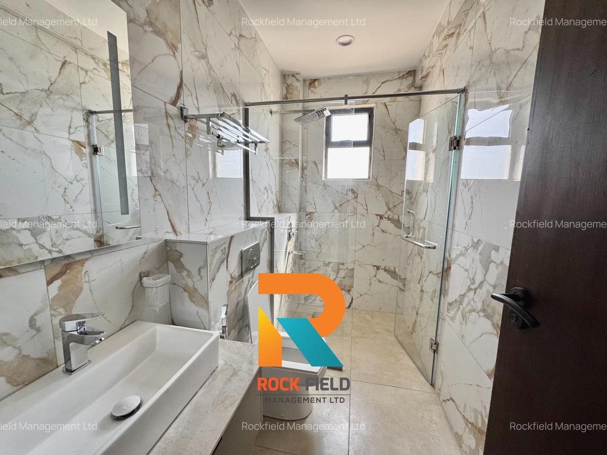 3 Bed Apartment with En Suite in Brookside - 11