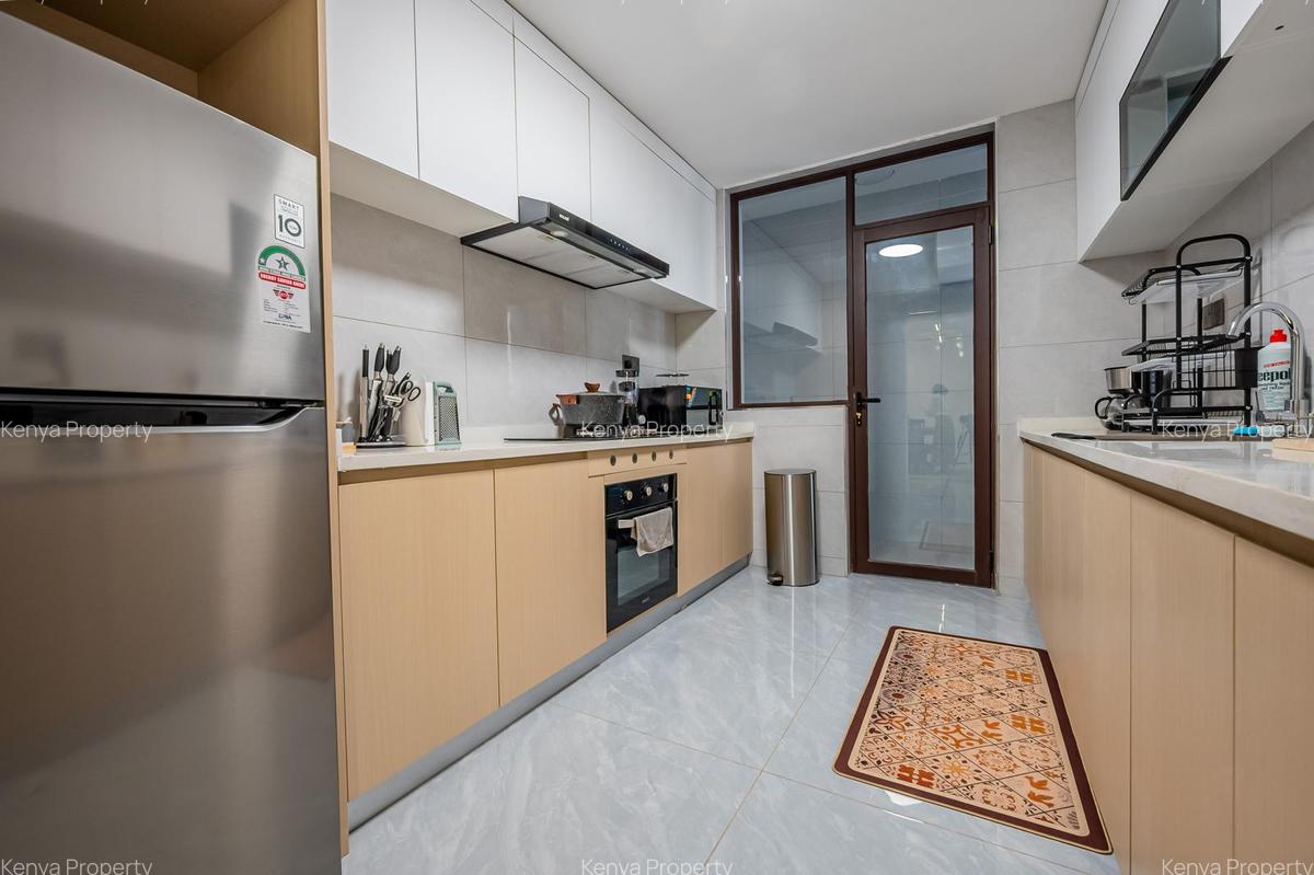 Serviced 2 Bed Apartment with En Suite at Riverside - 9