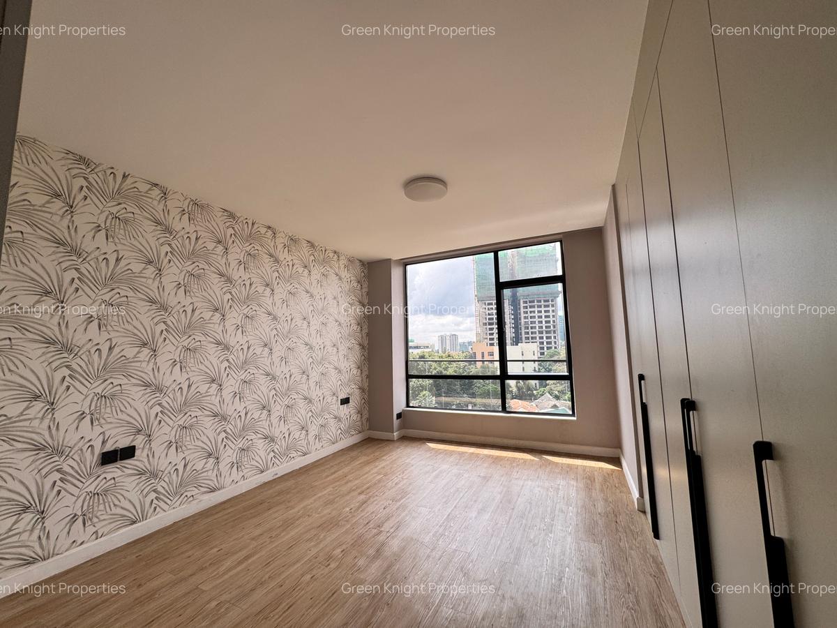 Serviced 2 Bed Apartment with En Suite in Westlands Area - 12