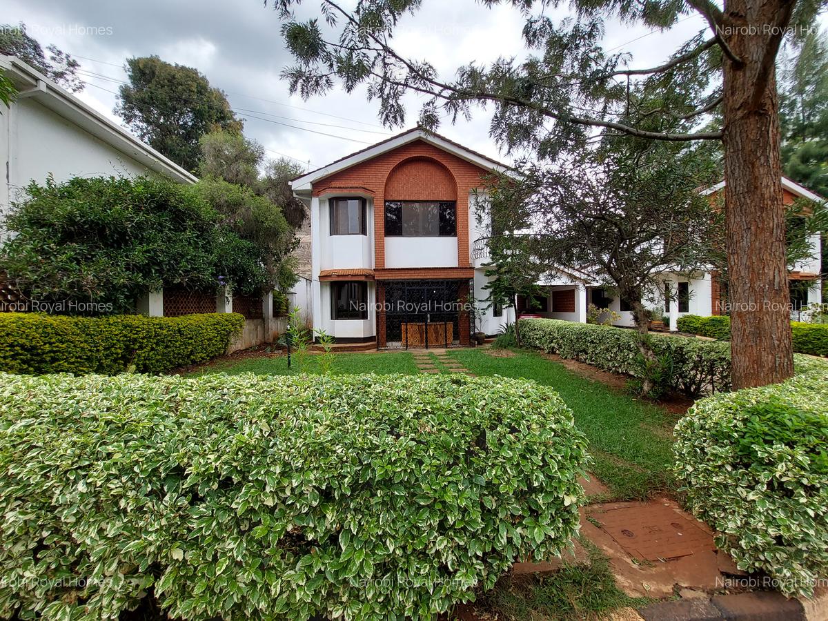 6 Bed Townhouse with En Suite at Algeyo 66 - 2