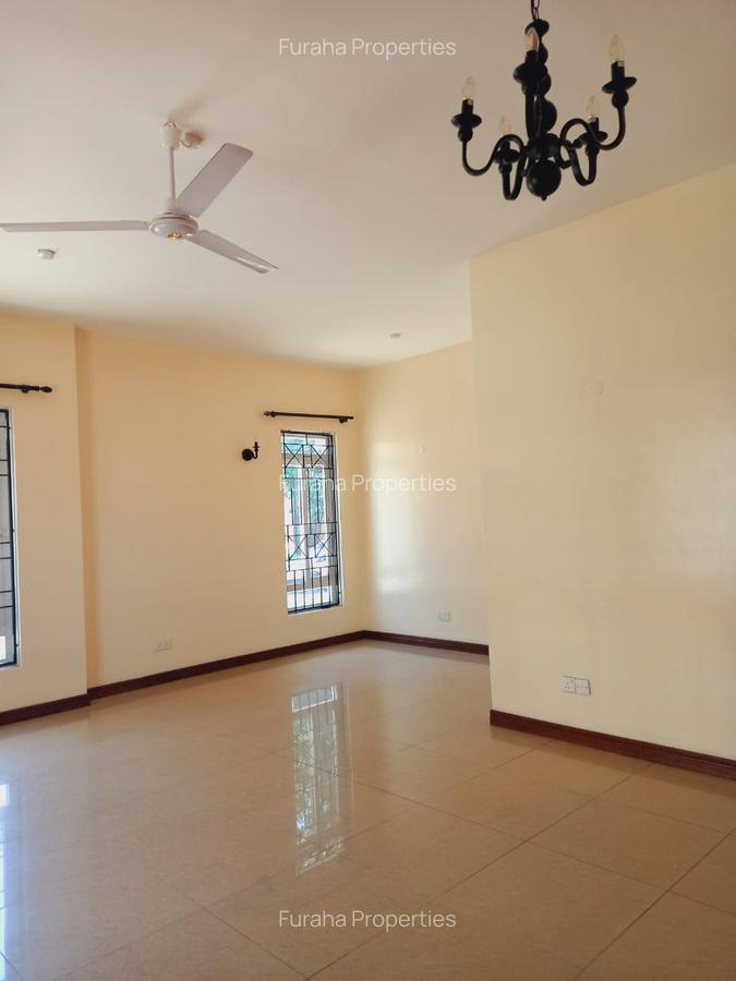 5 Bed House with En Suite in Nyali Area - 9
