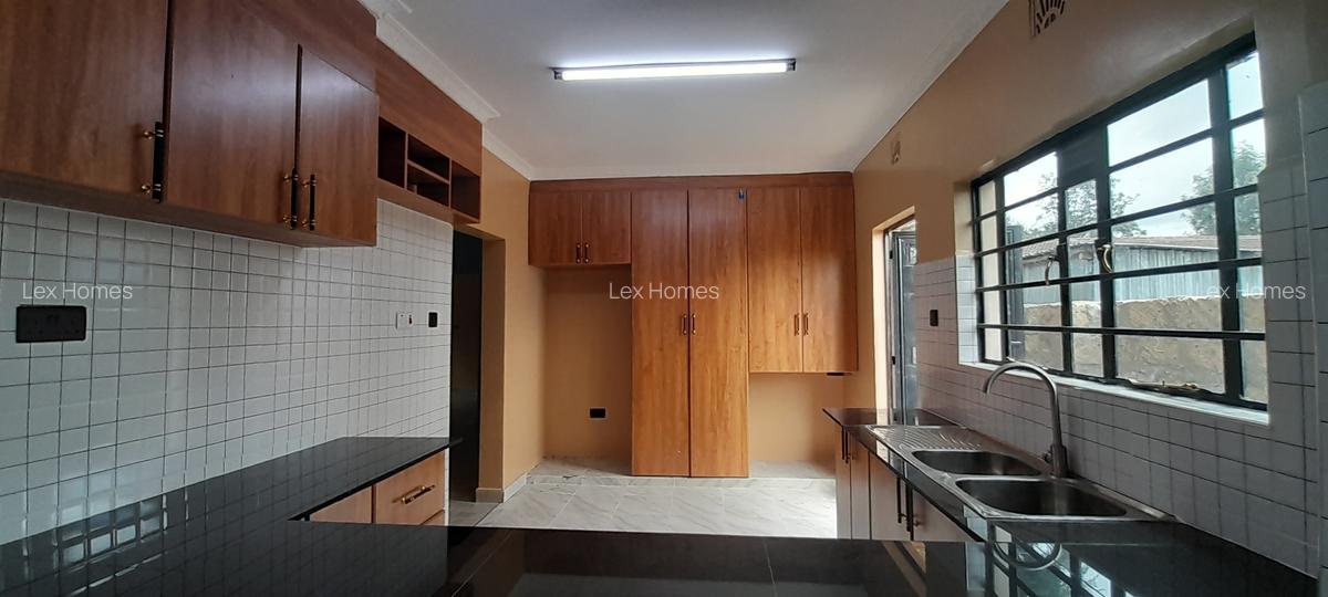 4 Bed House with En Suite at Magadi Road - 8