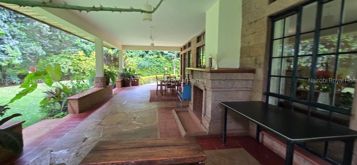 5 Bed House with En Suite at Rossly Park Lone Tree - 8