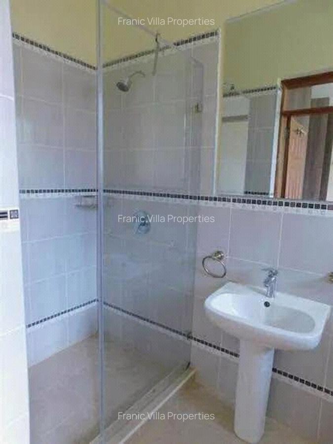 4 Bed Villa with En Suite at Summer Field - 10