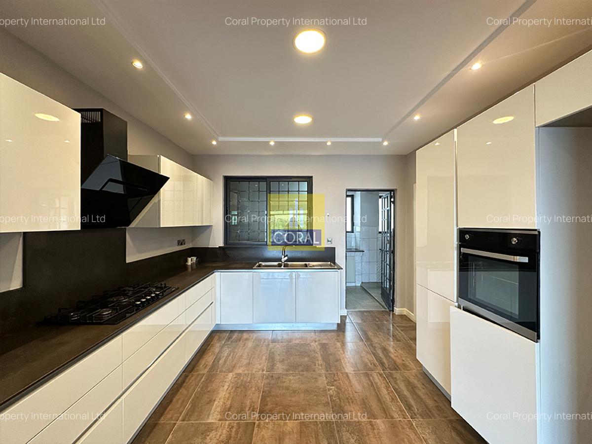 2 Bed Apartment in Parklands - 6