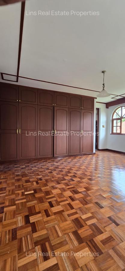 4 Bed Townhouse with En Suite in Lavington - 16