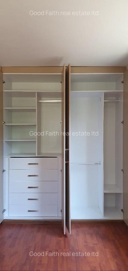 4 Bed House with En Suite in Runda - 5