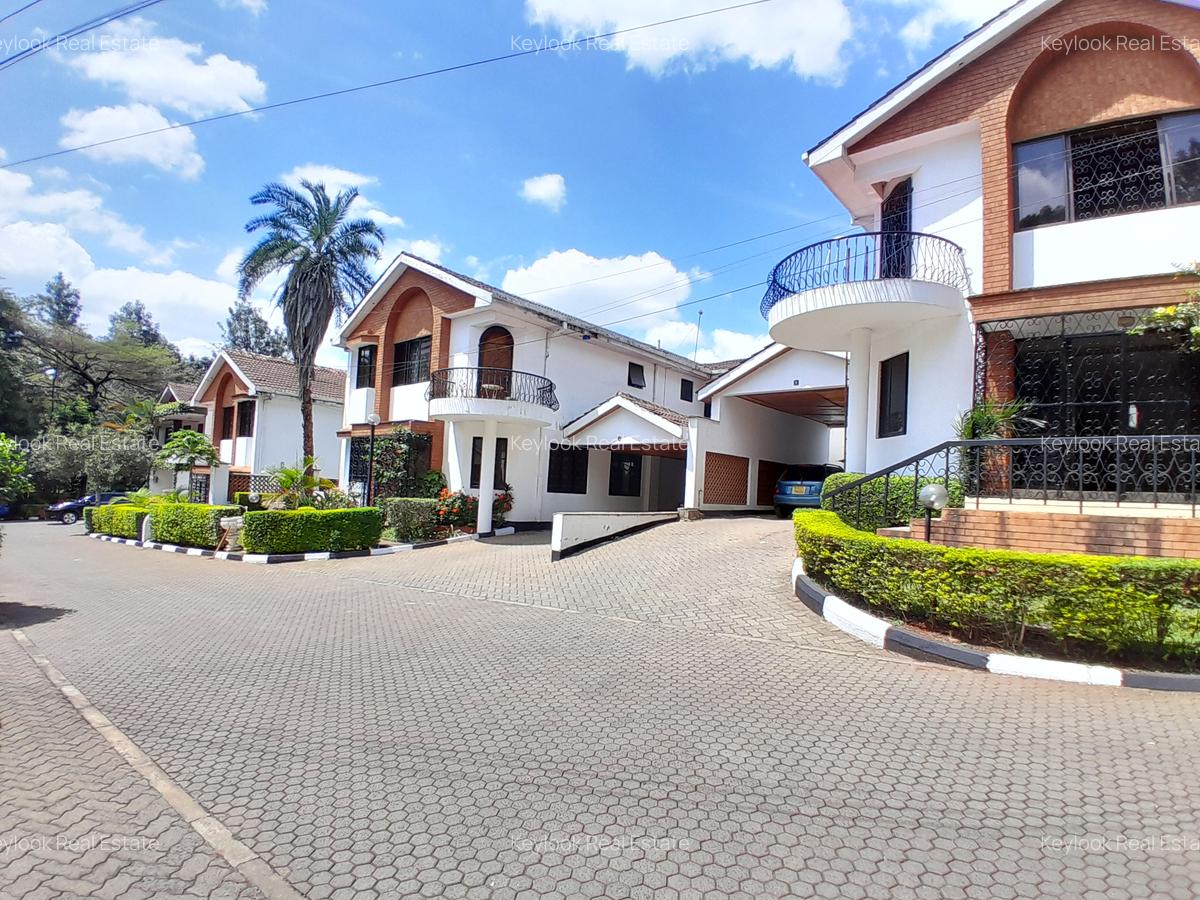 5 Bed Townhouse with En Suite at Elegeyo Marakwet Road - 3