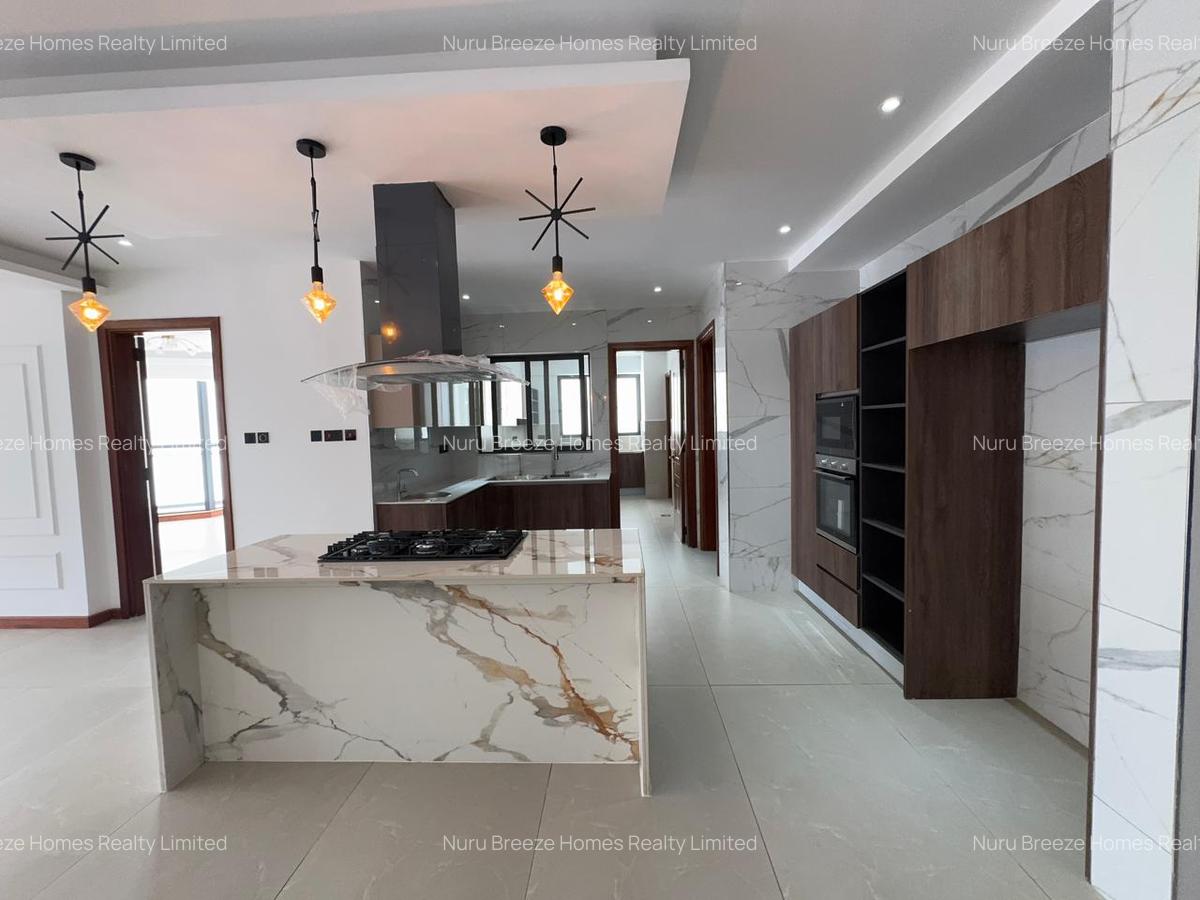 3 Bed Apartment with En Suite in Riverside - 10