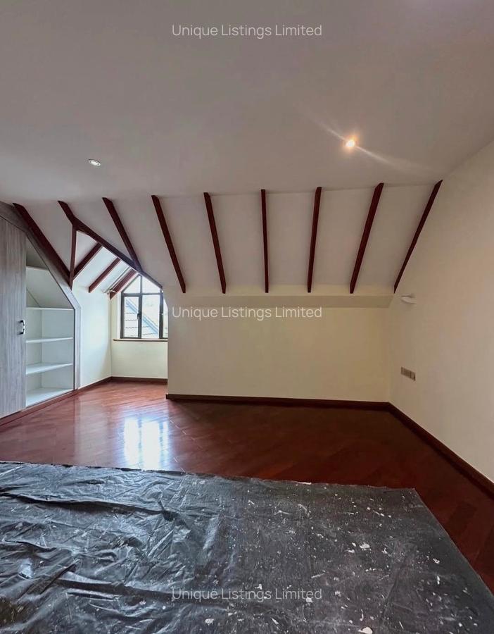 5 Bed Townhouse with En Suite in Lavington - 11