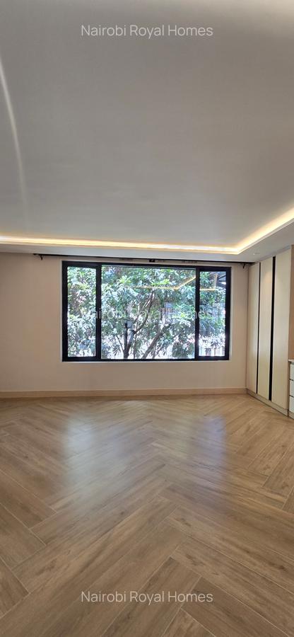 7 Bed Townhouse with En Suite at Lavington Convent Drive - 5