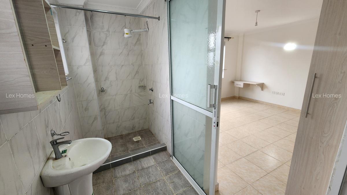 2 Bed Apartment with En Suite at - 8