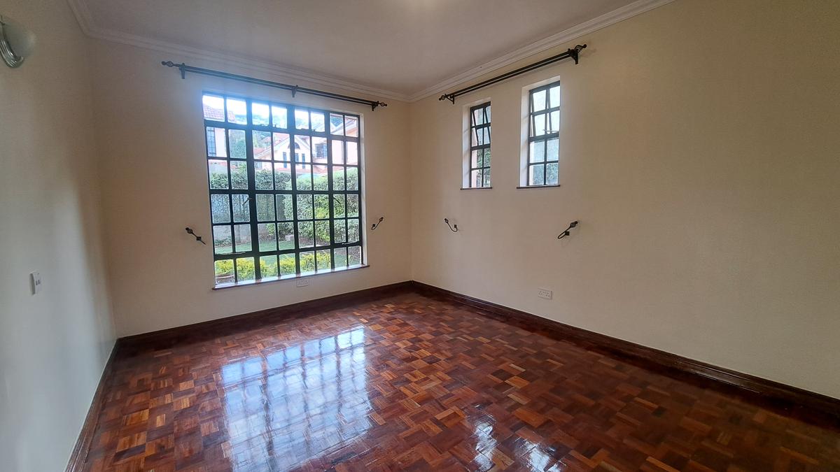 5 Bed Townhouse with En Suite at Chalbi Drive - 8