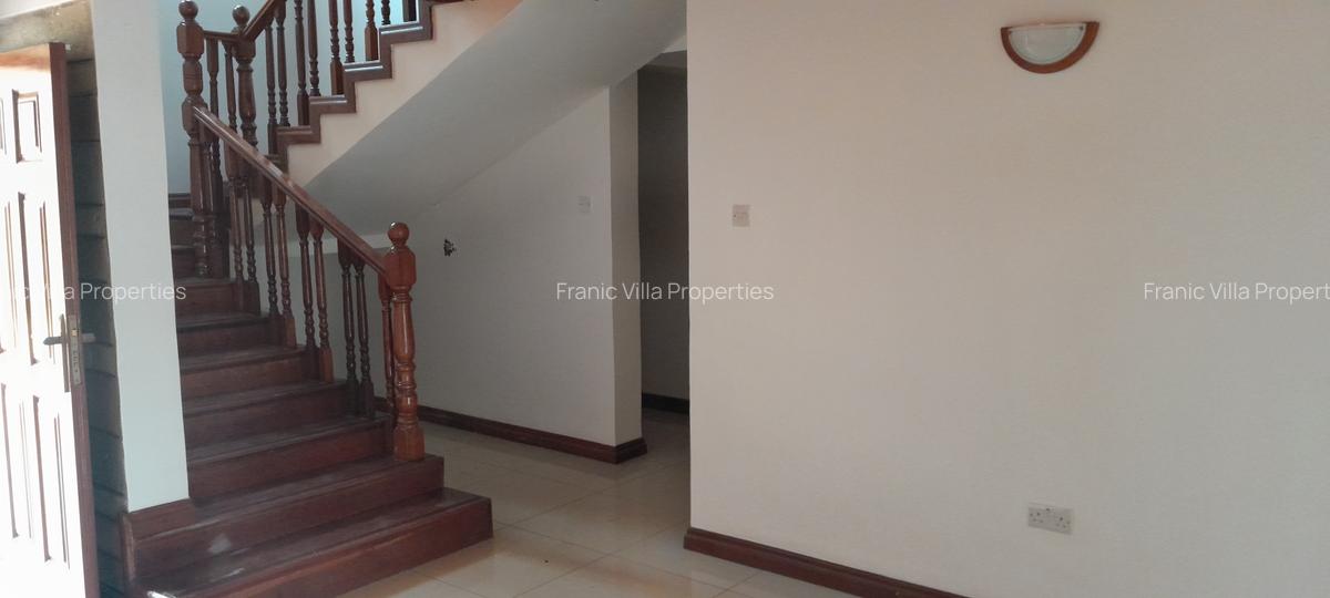 5 Bed House with En Suite at Nyari Central - 3