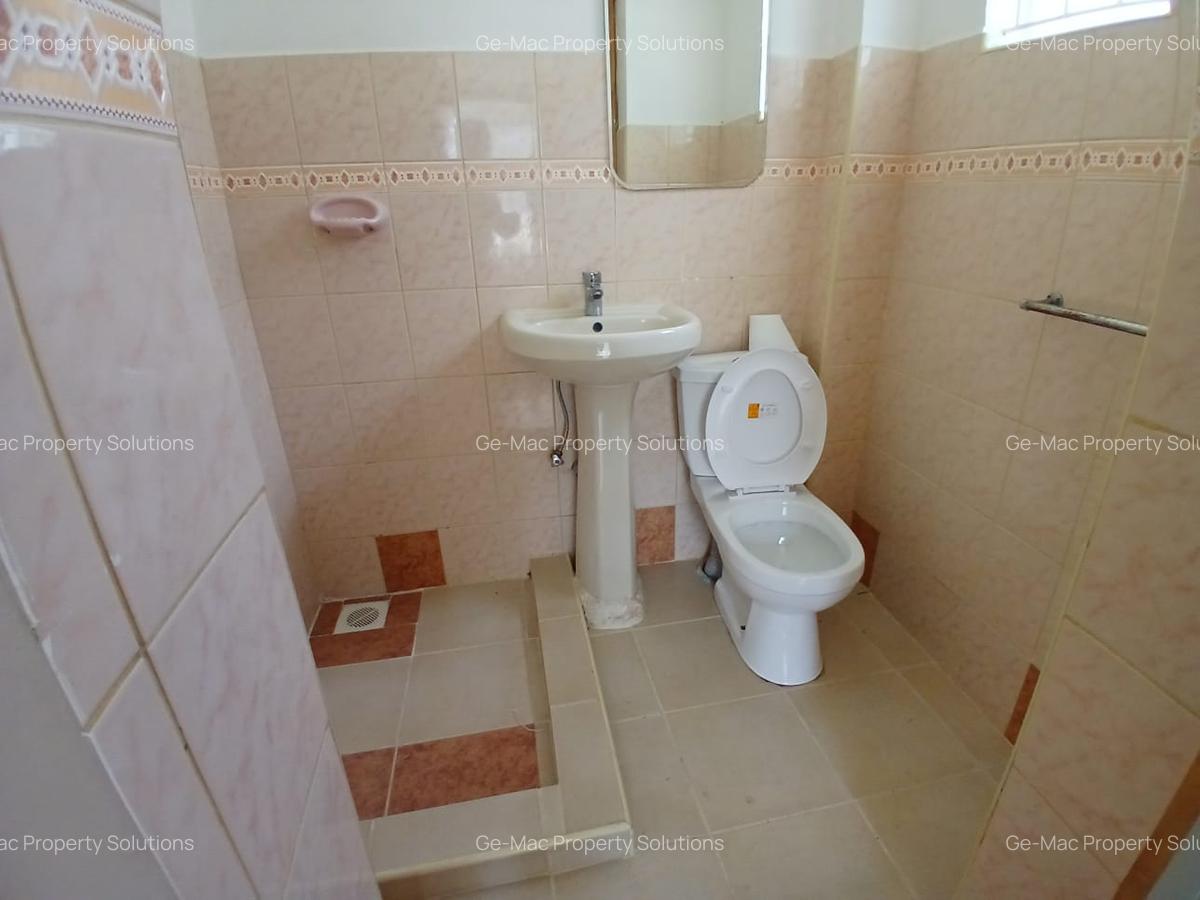 5 Bed House with En Suite in Runda - 8