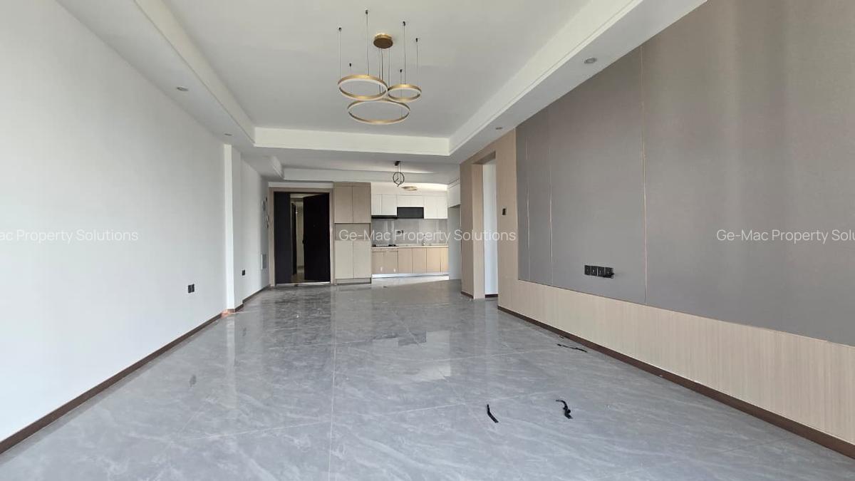3 Bed Apartment with En Suite in Riverside - 3