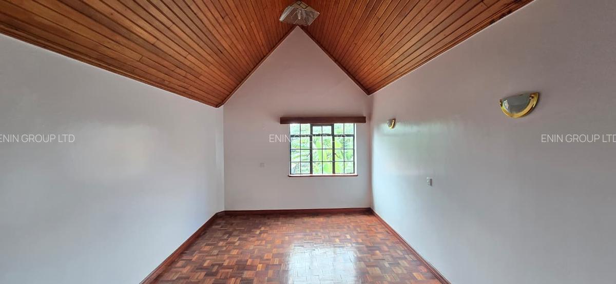 5 Bed Townhouse with En Suite in Lavington - 2