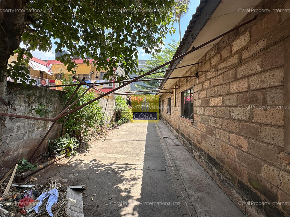 4 Bed House in Nairobi West - 6