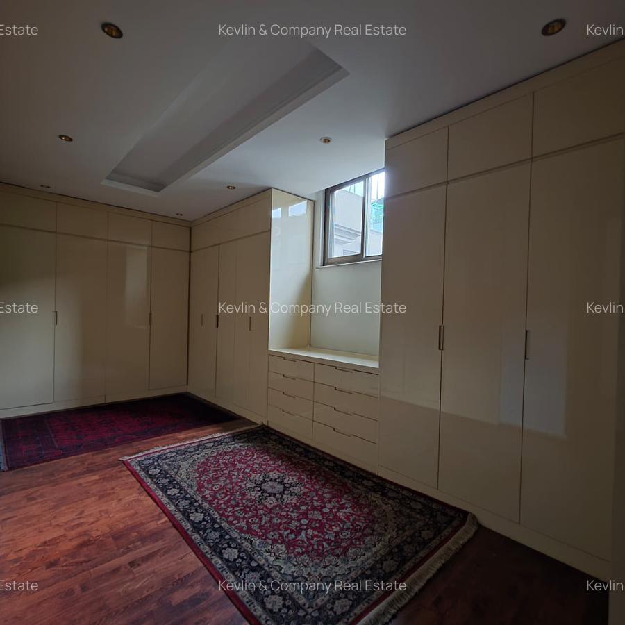 4 Bed Apartment with En Suite in Parklands - 8