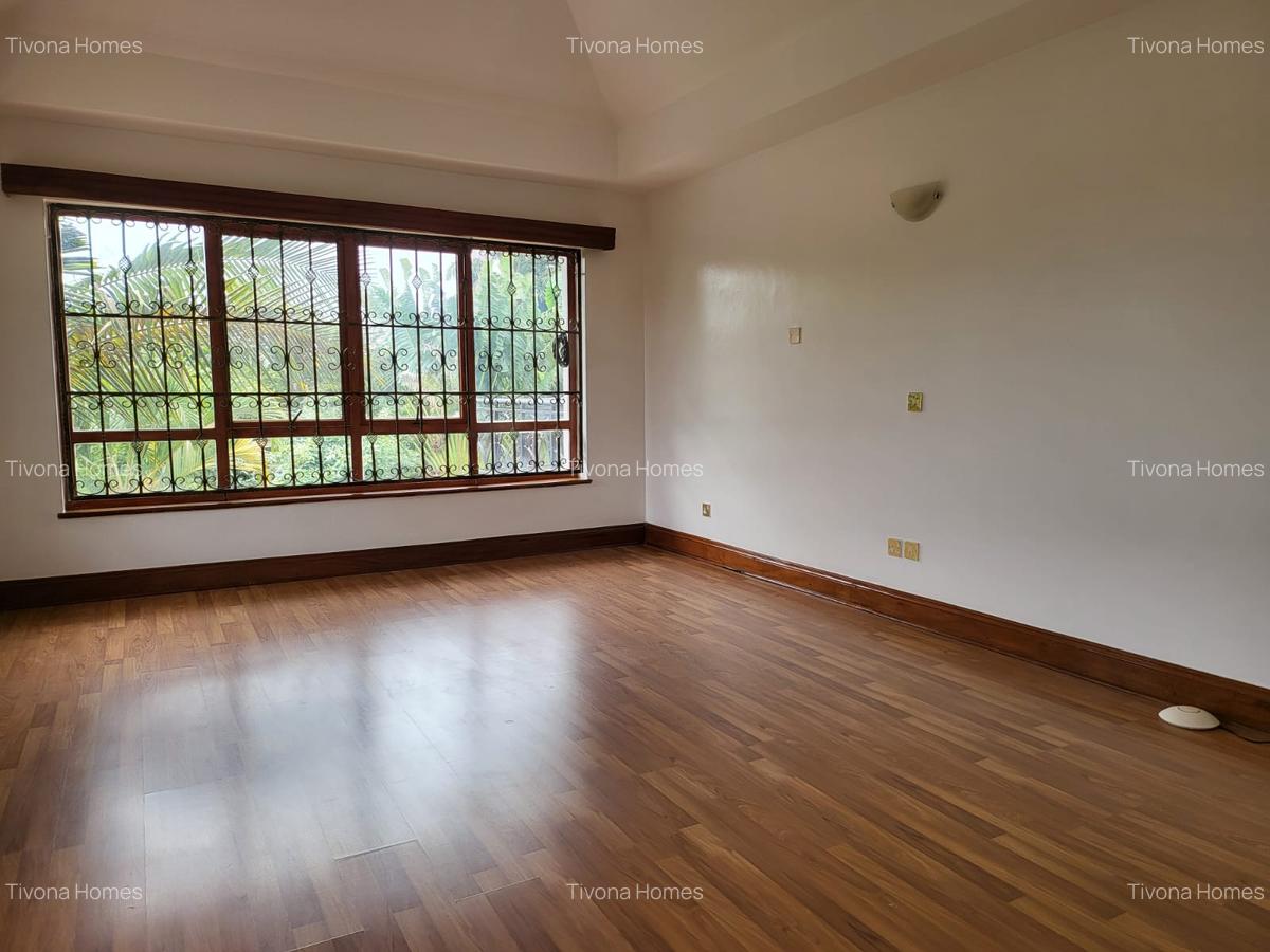 5 Bed Townhouse with Swimming Pool in Runda - 13