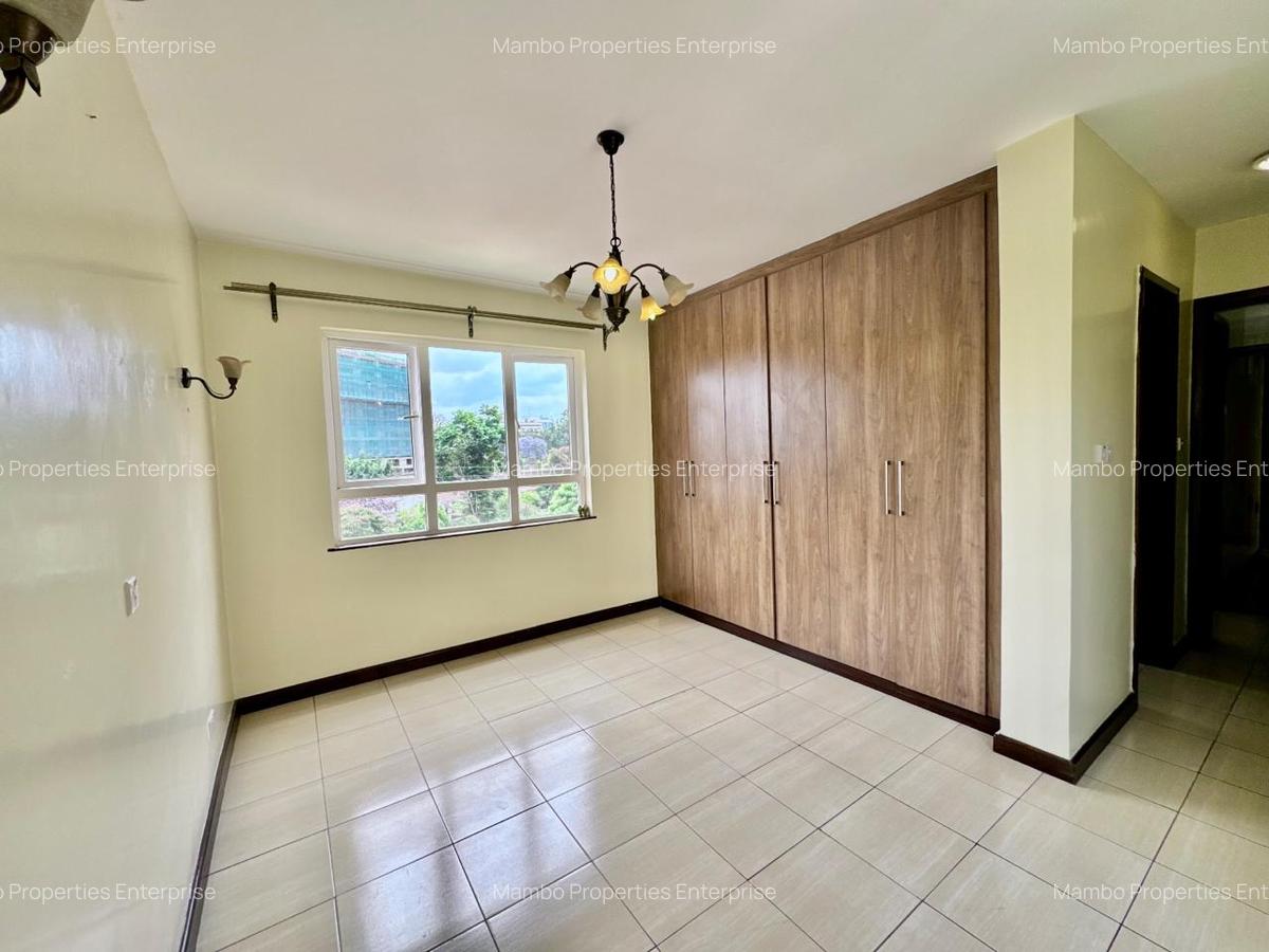 2 Bed Apartment with En Suite at Brookside Drive - 13