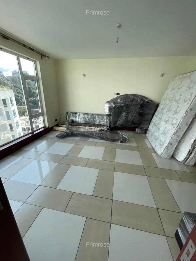 4 Bed Apartment with En Suite in Riverside - 6