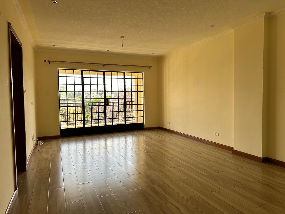 Serviced 2 Bed Apartment with En Suite in Westlands Area - 14