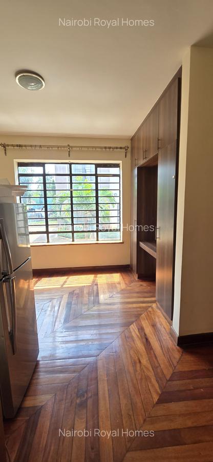 5 Bed Townhouse with En Suite at Lavington Convent Drive - 18