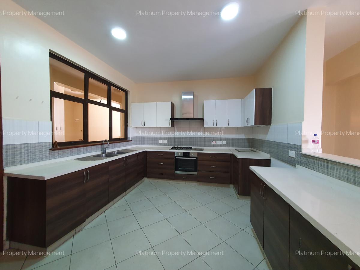 4 Bed Apartment with En Suite at One West Park - 6