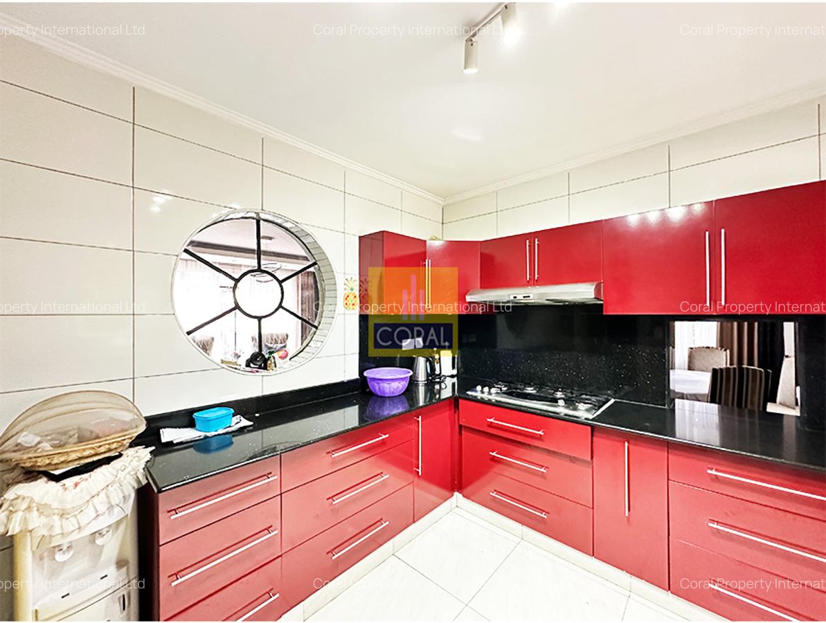 4 Bed Apartment in Riverside - 7