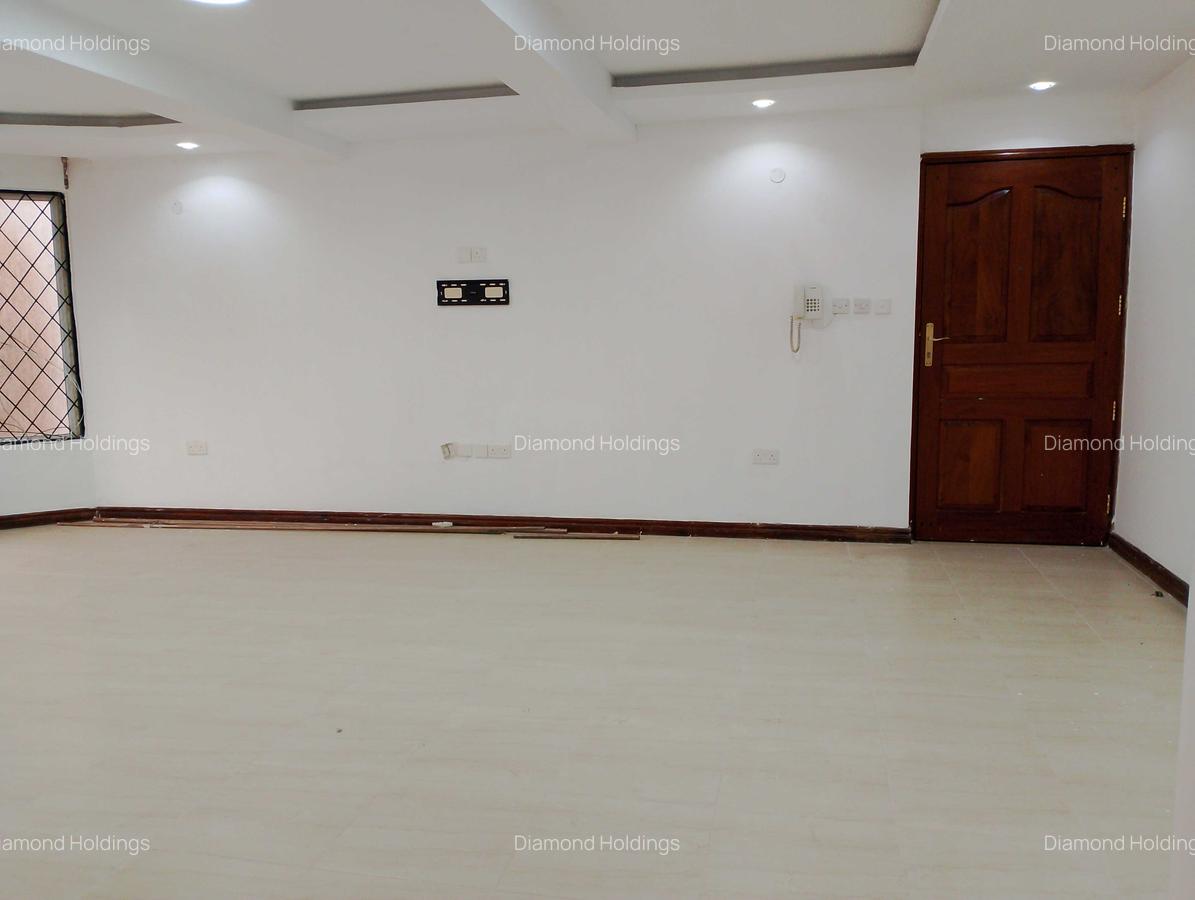 5 Bed Apartment with En Suite at Parklands - 2