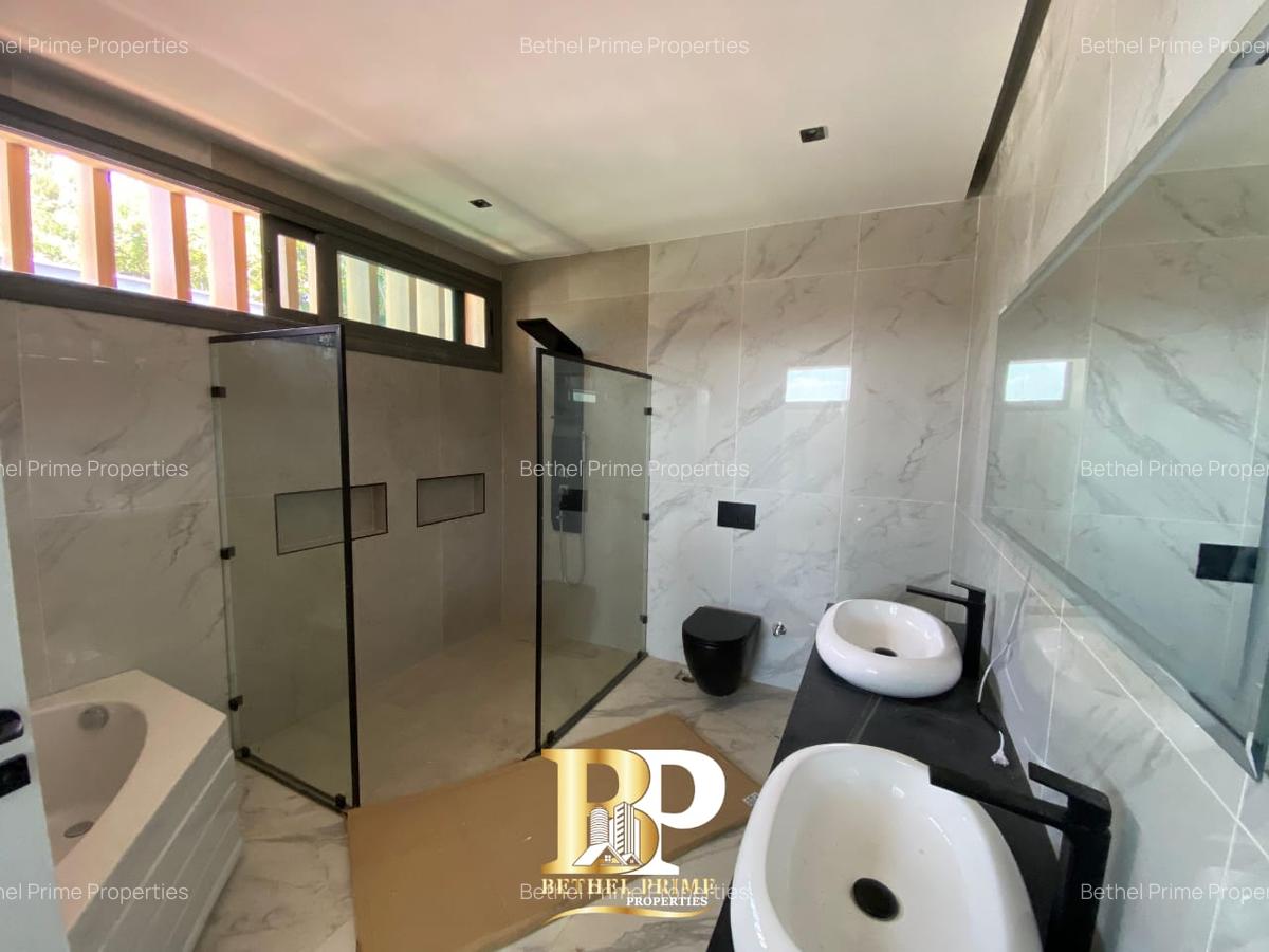 5 Bed Townhouse with En Suite in Lavington - 16