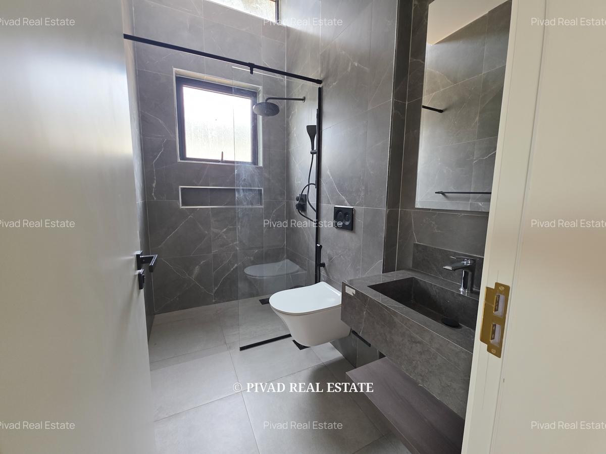 5 Bed House with Garden in Runda - 9