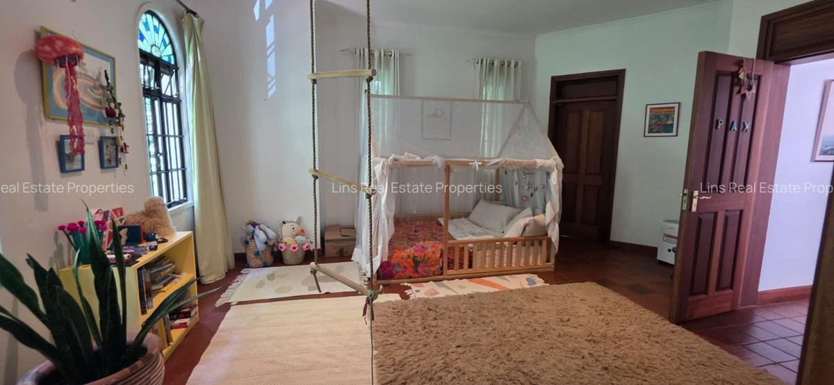 4 Bed House with En Suite in Kyuna - 14